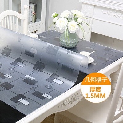 现代设计水晶塑料垫，用于桌布保护
